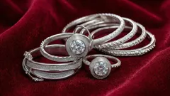 L’argento tornerà a brillare come nuovo: un modo rapido per restituire ai gioielli il loro aspetto originale