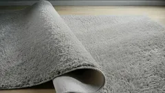 Come pulire i tappeti in modo facile e veloce: ottieni una pulizia perfetta senza portarli in lavanderia