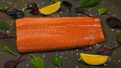 Quale pesce contiene poche lische? È ideale per bambini e adulti schizzinosi a tavola.